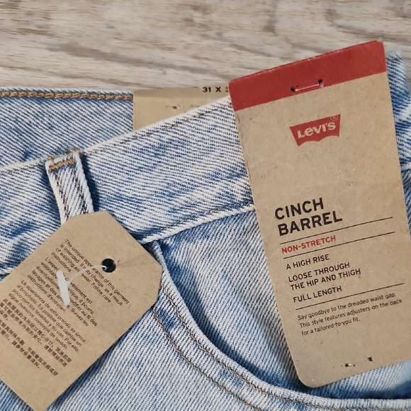 Levi's Light Blue Cinch Barrel Women's Jeans - Picture 7 of 16